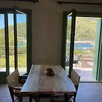 Beachfront Apartment, Center Village, 20m - Near Myrtos - Fiskardo Apartment
