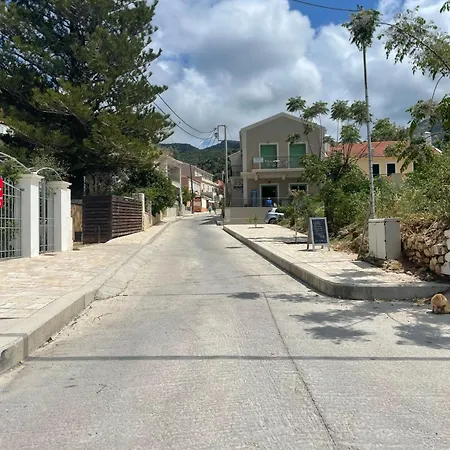 Beachfront Apartment, Center Village, 20m - Near Myrtos - Fiskardo דירה