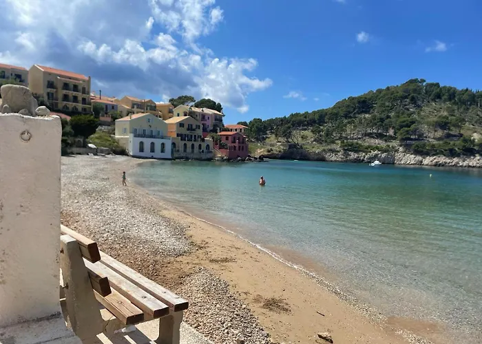 Beachfront Apartment, Center Village, 20m - Near Myrtos - Fiskardo אסוס