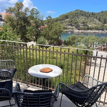 Beachfront Apartment, Center Village, 20m - Near Myrtos - Fiskardo アパート