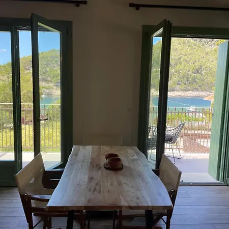 Beachfront Apartment, Center Village, 20m - Near Myrtos - Fiskardo アパート