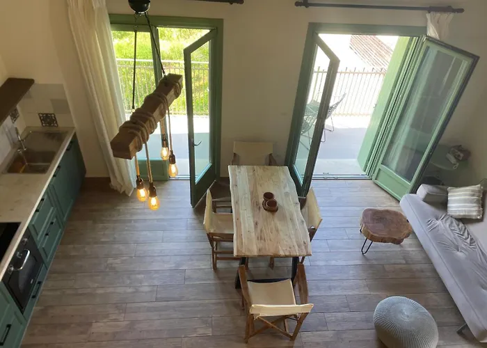 Beachfront Apartment, Center Village, 20m - Near Myrtos - Fiskardo *