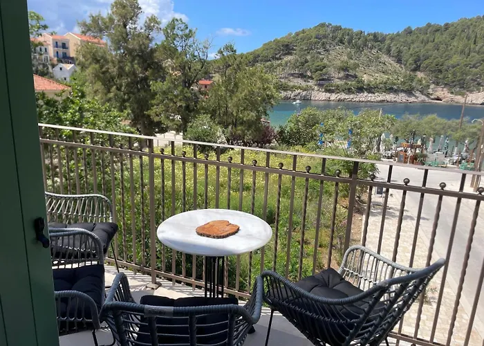 Beachfront Apartment, Center Village, 20m - Near Myrtos - Fiskardo Апартаменты