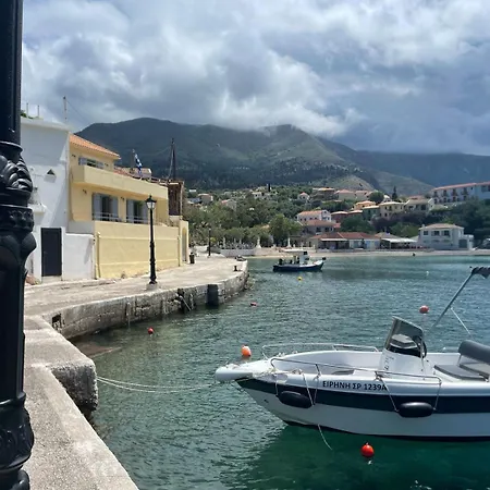 Beachfront Apartment, Center Village, 20m - Near Myrtos - Fiskardo